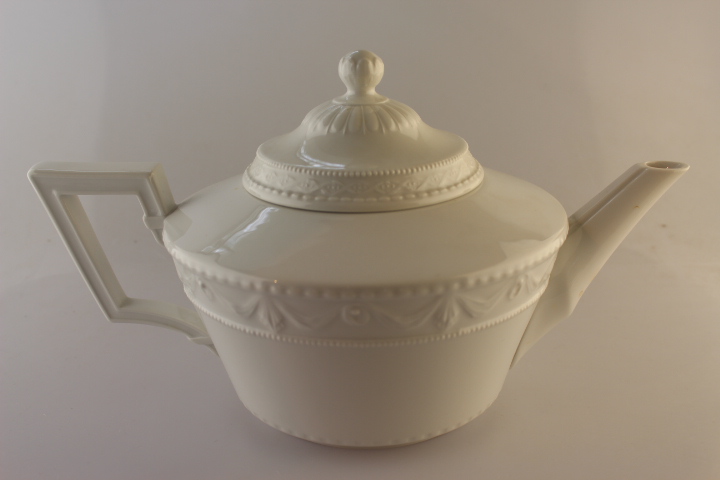 Teekanne - KPM Berlin - Kurland - Dekor weiß