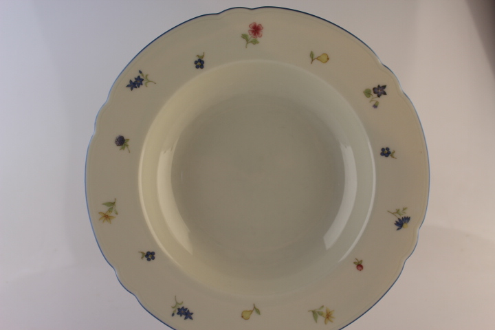 Suppenteller Ø 23 cm - Seltmann Weiden - Streublume mit blauem Rand