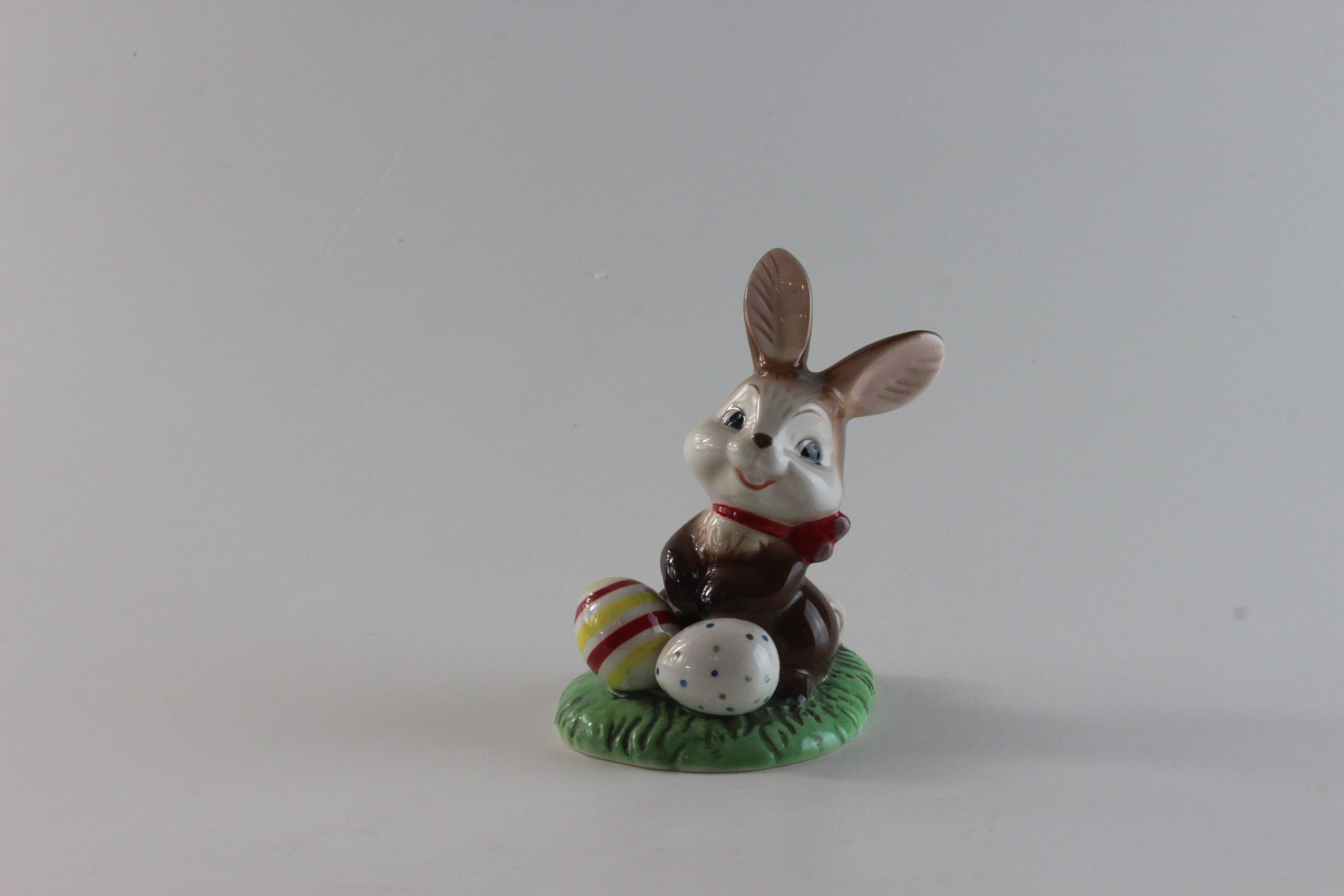 Hase mit Ostereiern - Goebel