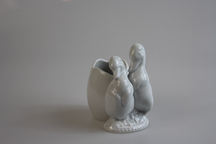 1049 - Vase mit zwei Enten