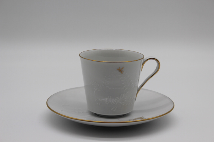 Kaffeetasse 2 tlg. - KPM Berlin - Feldblume - Feldblume auf Bord mit Insekt