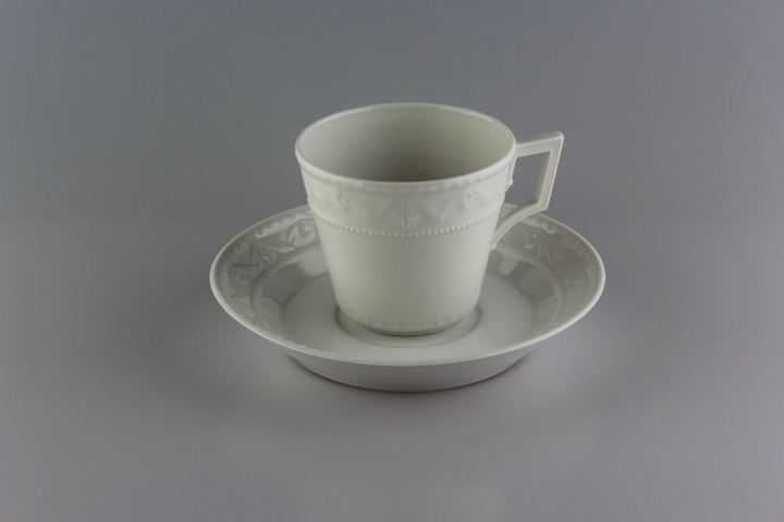 Kaffeetasse 2 tlg. - KPM Berlin - Kurland - Dekor weiß