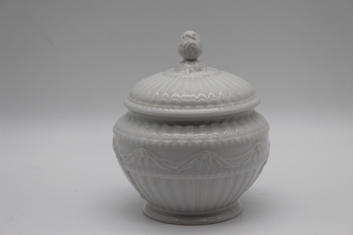 Bonbonniere - KPM Berlin - Kurland - Dekor weiß