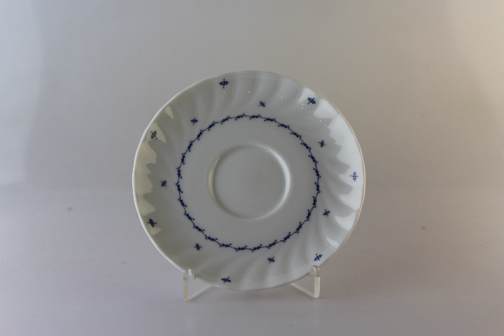 Untertasse-Seltmann Weiden- Mücke ohne blauen Rand