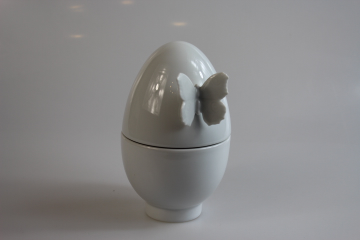 1044 - Ei Dose mit Schmetterling - 14,5 cm