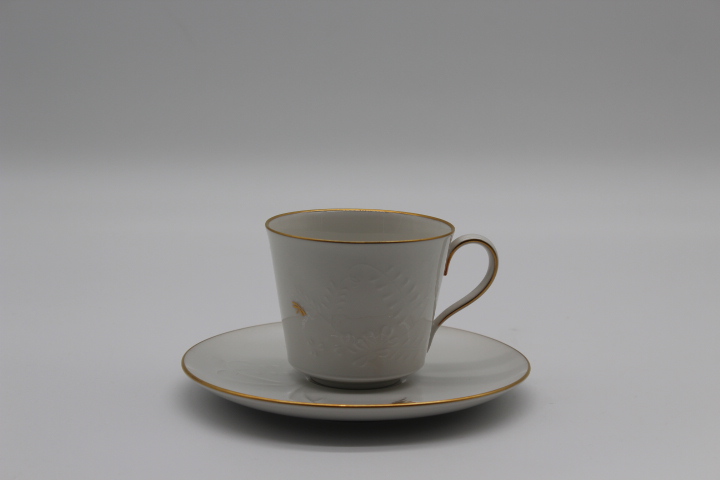 Kaffeetasse 2 tlg. klein - KPM Berlin - Feldblume - Feldblume auf Bord mit Insekt