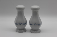 Pfeffer- und Salzstreuer 2 tlg. groß - Rosenthal - Maria - Rosenkante blau Pfeffer- und Salzstreuer 2 tlg. groß - Rosenthal - Maria - Rosenkante blau