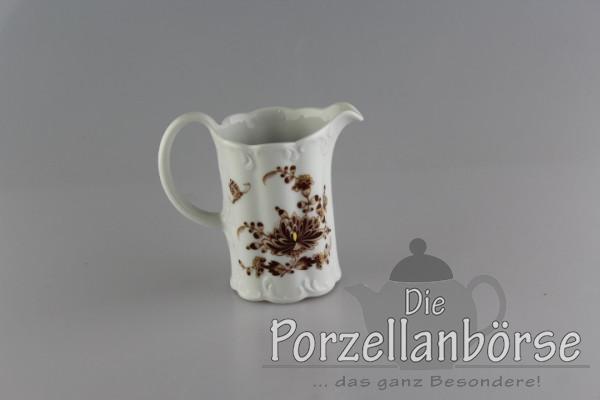 Sahnekännchen - Rosenthal - braune Blüte